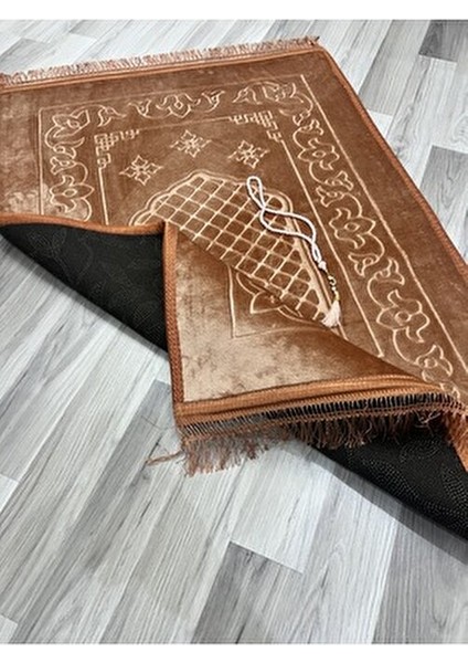Lüks Kalın Yumuşak Peluş Kaymaz Taban Özellikli Hediyelik Çeyizlik Seccade Tesbih indirimleri