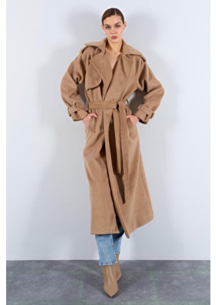 Kadın Kol ve Omuz Detaylı Oversize Kaban Palto modelleri