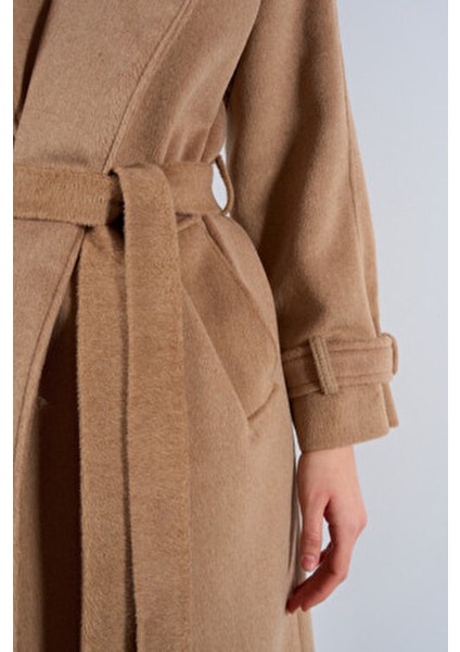 Kadın Kol ve Omuz Detaylı Oversize Kaban Palto fırsatları