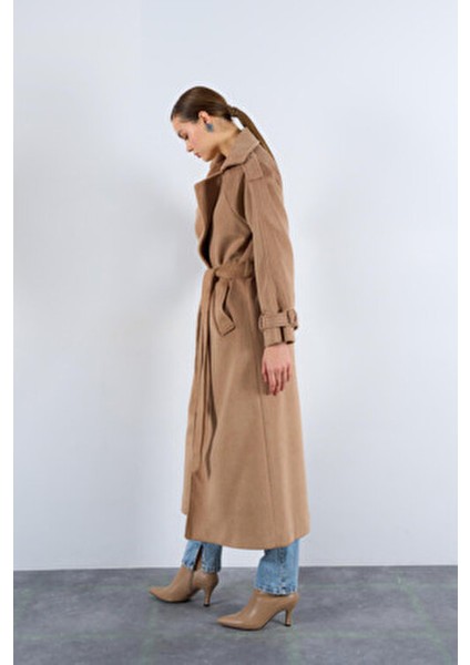 Kadın Kol ve Omuz Detaylı Oversize Kaban Palto