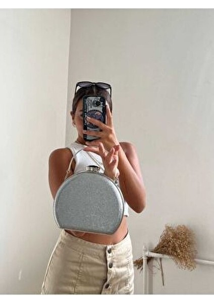 Gümüş Simli Kadın Simli Abiye Çanta Matara modelleri