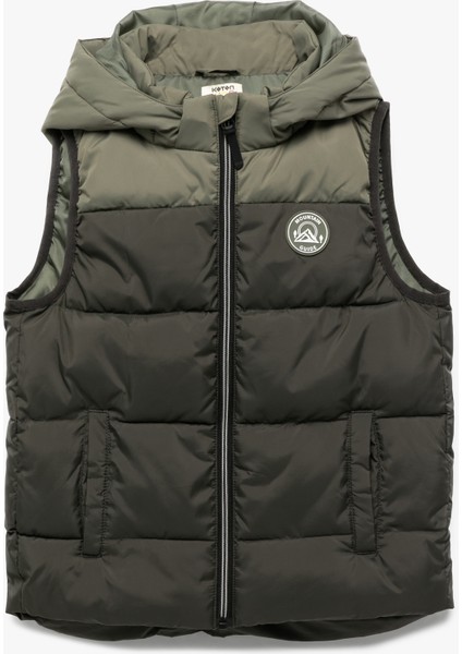 Renk Bloklu Cepli Etiket Detaylı Fermuarlı Kapşonlu Kolsuz Şişme Yelek