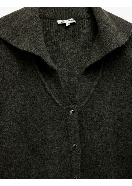 Rahat Kalıp Düğmeli Uzun Kollu Geniş V Yaka Triko Hırka modelleri