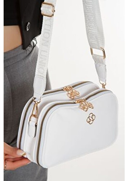 Kadın Yonca Detaylı Çapraz Askılı Beyaz Omuz Çantası fırsatları