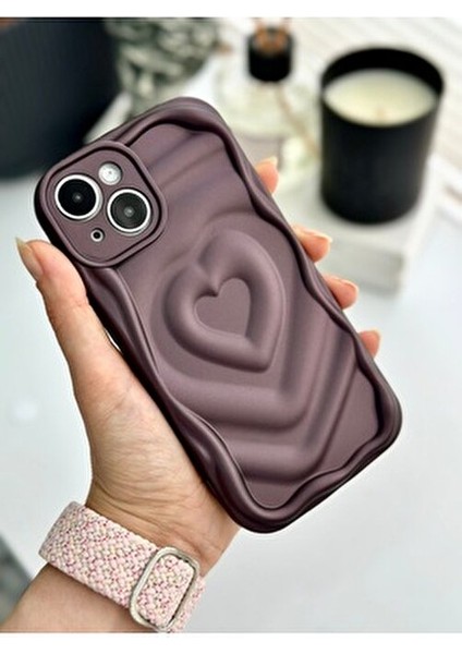 Apple Iphone 13 ve 14 Uyumlu 3D Mat Kabartma Kalp Desenli Kamera Korumalı Silikon Kılıf fiyatları