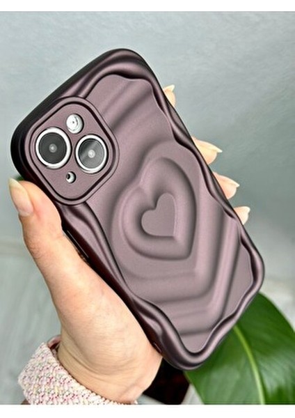 Apple Iphone 13 ve 14 Uyumlu 3D Mat Kabartma Kalp Desenli Kamera Korumalı Silikon Kılıf indirimleri