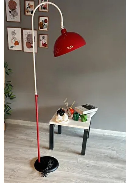 Hareketli Başlık Metal Lambader Kırmızı Beyaz Siyah Renkli Şık Görünüm