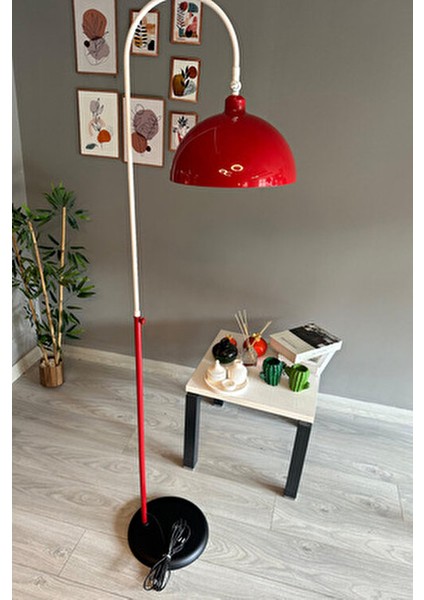 Hareketli Başlık Metal Lambader Kırmızı Beyaz Siyah Renkli Şık Görünüm fırsatları