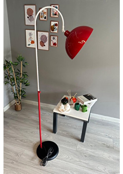 Hareketli Başlık Metal Lambader Kırmızı Beyaz Siyah Renkli Şık Görünüm