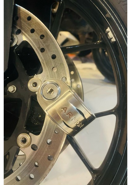 606MVA Alarmlı Motosiklet Disk Kilidi – 6 mm Metal Gövde, Suya Dayanıklı, 120 dB Alarm, 3D Sensör, Evrensel Uyum