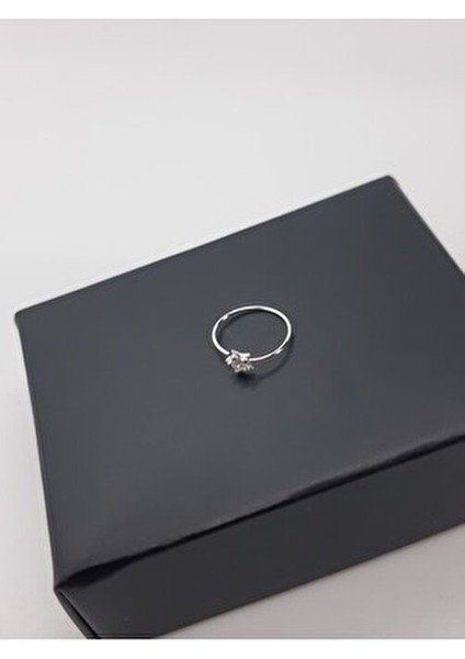 925 Ayar Gümüş Zirkon Taşlı ''yıldızlı'' Halka Hızma modelleri