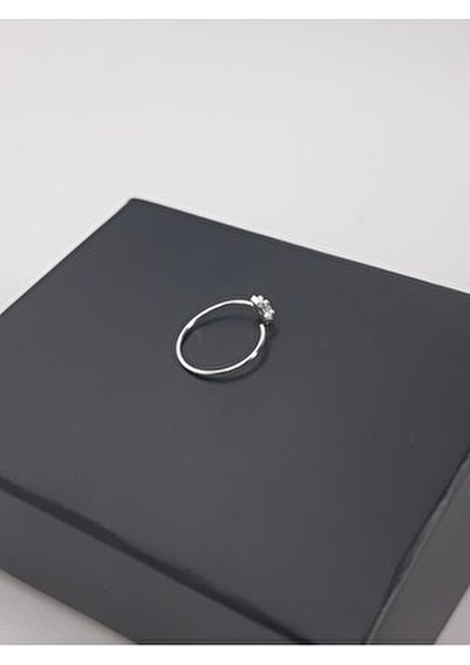 925 Ayar Gümüş Zirkon Taşlı ''yıldızlı'' Halka Hızma