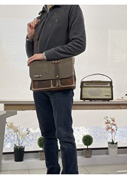 Halwara Mumlu Kanvas & Hakiki Deri Postacı Çantası (Messenger Bag) 22X31 cm / 13 Inç