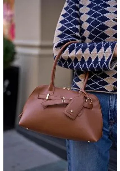 Kadın Retro Çanta Taba Renk Suni Deri Minimalist Tasarım ile Şıklık Sunuyor