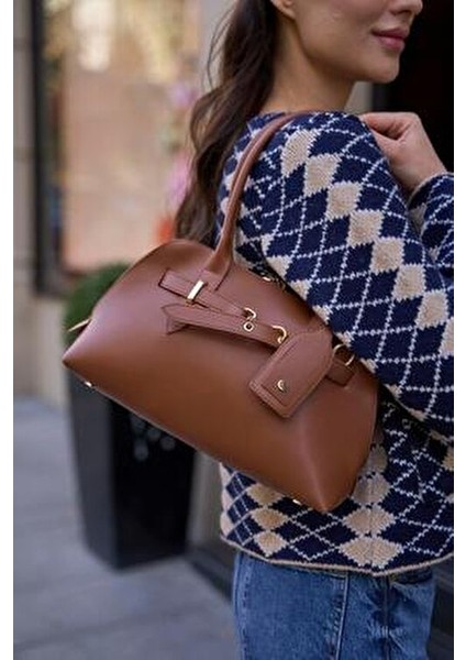 Kadın Retro Çanta Taba Renk Suni Deri Minimalist Tasarım ile Şıklık Sunuyor indirimleri