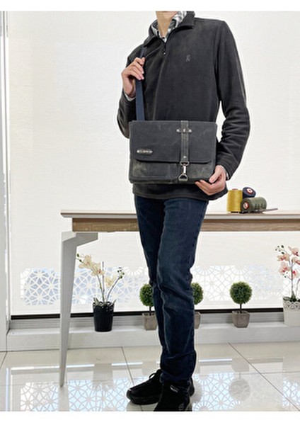 Halwara Mumlu Kanvas & Hakiki Deri Postacı Çantası (Messenger Bag) 22X31 cm / 13 Inç