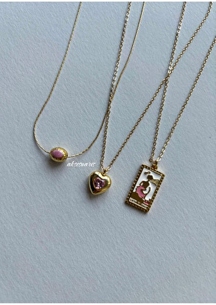 Pembe Tarot Kart ve Zirkon Taşlı Kalp Gold Zincir Kolye Kombin Sarı Maden ile Özel Tasarım modelleri