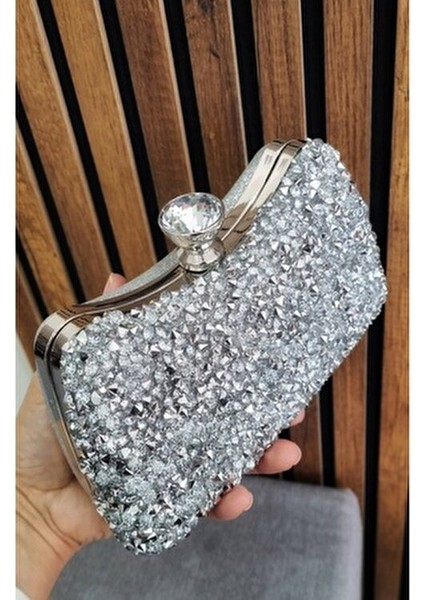 Kadın Iri Taşlı Abiye Çantası fırsatları