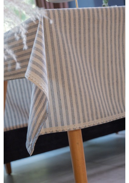 Gri Çizgili Keten ve Dantel Detaylı Dikdörtgen Şık Masa Örtüsü – Yemek Masaları için Zarif Tasarım