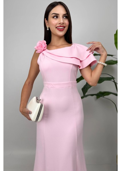 Delvira Drapeli Tek Omuz Çiçek Detaylı Uzun Pembe Abiye Elbise modelleri