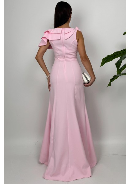 Delvira Drapeli Tek Omuz Çiçek Detaylı Uzun Pembe Abiye Elbise indirimleri