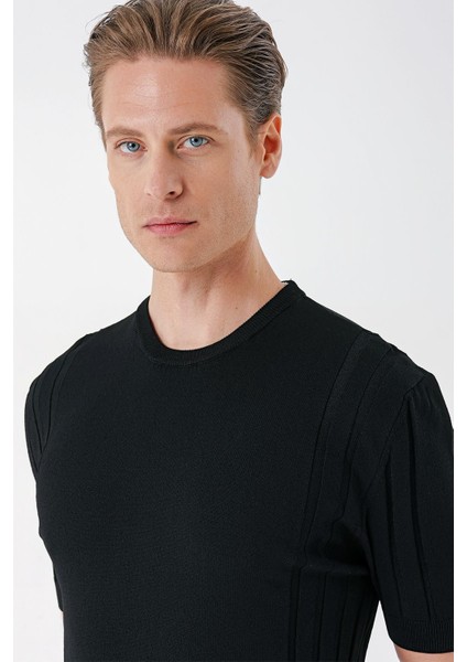 Slim Fit Bisiklet Yaka Kısa Kol Siyah Triko Tr 869 fırsatları