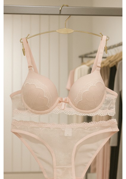 Dolgusuz Toparlayıcı Sütyen Külot Dantelli Iç Çamaşırı Takımı