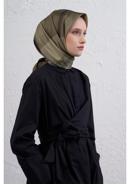 Geometrik Desenli Saf Ipek Twill Eşarp 9418D 34