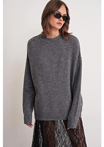 6913 Kadın Salaş Yumuşak Dokulu Oversize Triko Kazak Antrasit modelleri