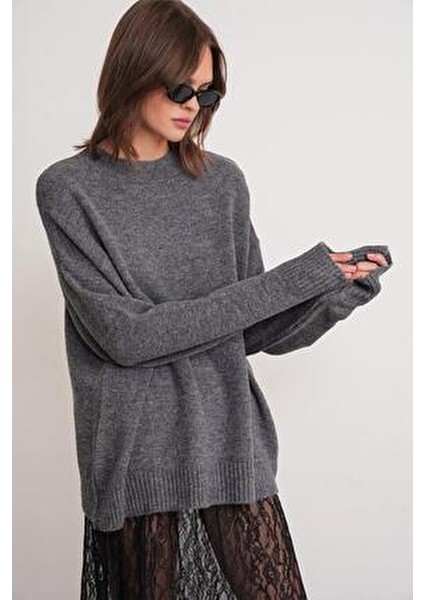 6913 Kadın Salaş Yumuşak Dokulu Oversize Triko Kazak Antrasit fırsatları