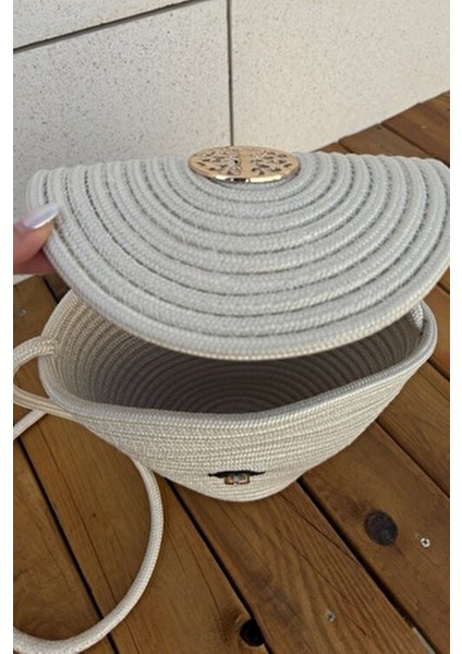 Lunera Kadın Hasır Çanta Ergonomik Tasarım ve Suya Dayanıklı Materyal ile 10x20x27 cm fırsatları