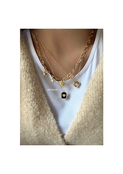 Kadınlar İçin 3'lü Gold Kalpli Charm Kolye Set Sarı Maden Rengi ile Şık ve Özel Tasarım fiyatları