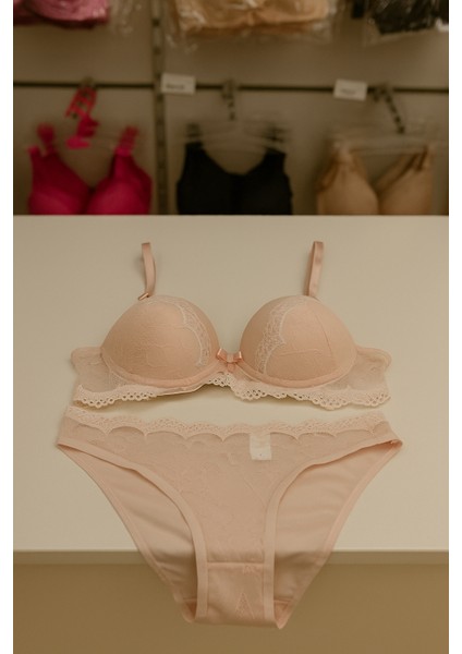 Dolgusuz Toparlayıcı Sütyen Külot Dantelli Iç Çamaşırı Takımı fiyatları