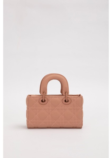 Pembe Aksesuarlı Kapitone El Çantası fırsatları