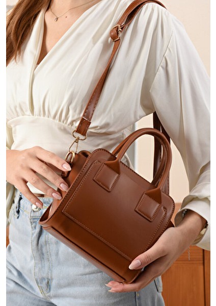 Kutu Üç Gözlü El ve Omuz Çantası modelleri