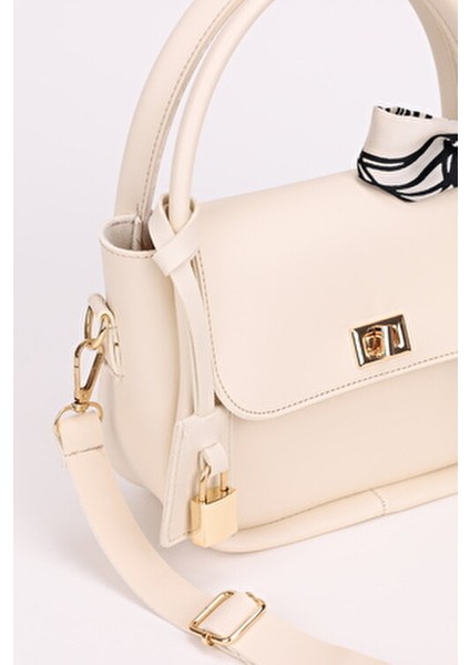 Kadın Krem Charm Detaylı Fularlı Ayarlanabilir Askılı El Omuz ve Çapraz Çanta Teo indirimleri