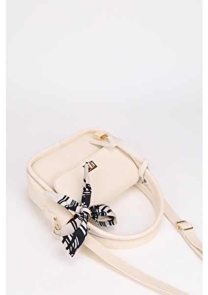 Kadın Krem Charm Detaylı Fularlı Ayarlanabilir Askılı El Omuz ve Çapraz Çanta Teo