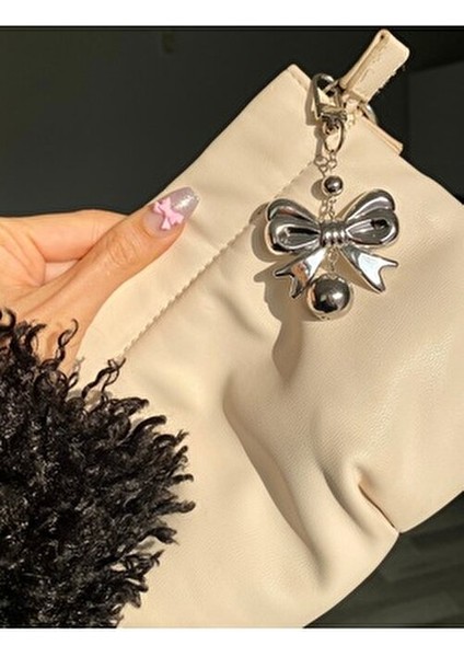 Büyük Fiyonklu Çanta Charmı Kadınlar İçin Şık Kırmızı Renkli Aksesuar fırsatları