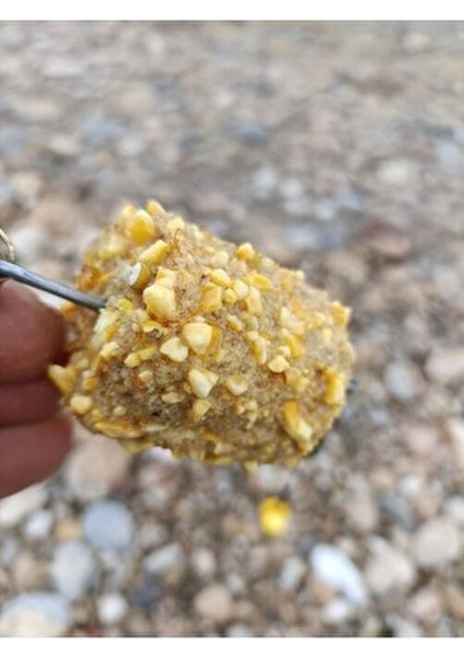 Sazan Yemi-Karışık Delikli Silindir Biçiminde-Mısır Küspesi-Ortalama 120 gr 20 Adet indirimleri