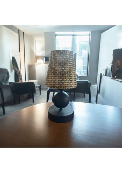 Beren Sıyah Ayaklı Rattan Şapkalı Masa Lambası