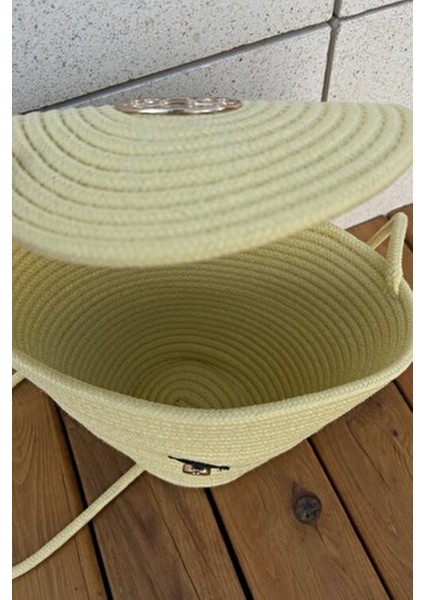 Lunera Çapraz Çanta Hasır Malzeme ile Günlük ve Yazlık Stil İçin Tasarlandı fırsatları