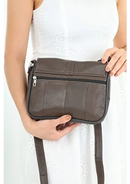 Orta Boy Kadın Deri Omuz ve Postacı Çanta / Günlük Kahverengi Deri Çanta fırsatları