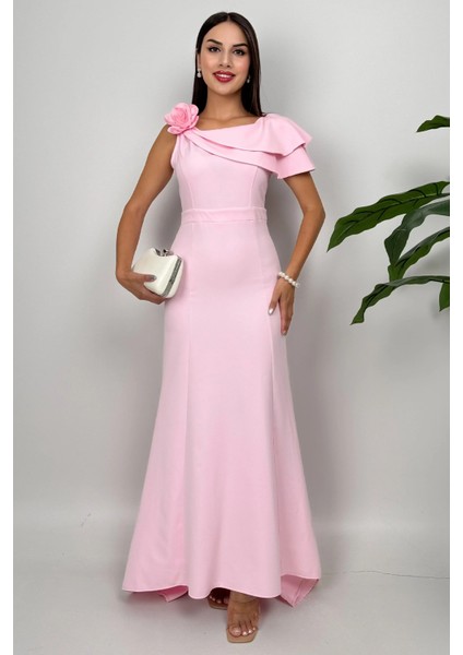 Delvira Drapeli Tek Omuz Çiçek Detaylı Uzun Pembe Abiye Elbise