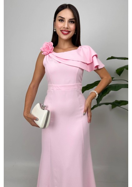 Delvira Drapeli Tek Omuz Çiçek Detaylı Uzun Pembe Abiye Elbise fiyatları