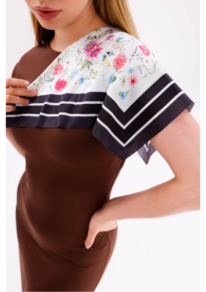 Siyah Çerçeveli Bahar Çiçekleri Model Fular Estascarf 48 x 48 cm