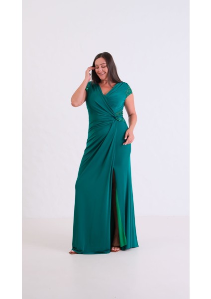 Kadın Zümrüt Yeşili Kruvaze Yaka Boncuklu Büyük Beden Uzun Abiye Elbise fiyatları