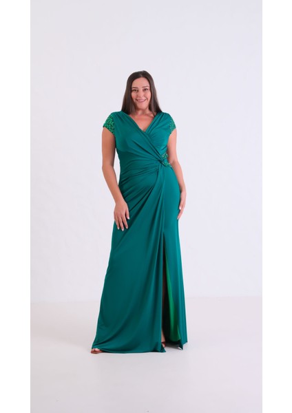 Kadın Zümrüt Yeşili Kruvaze Yaka Boncuklu Büyük Beden Uzun Abiye Elbise modelleri