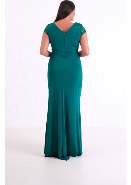 Kadın Zümrüt Yeşili Kruvaze Yaka Boncuklu Büyük Beden Uzun Abiye Elbise indirimleri