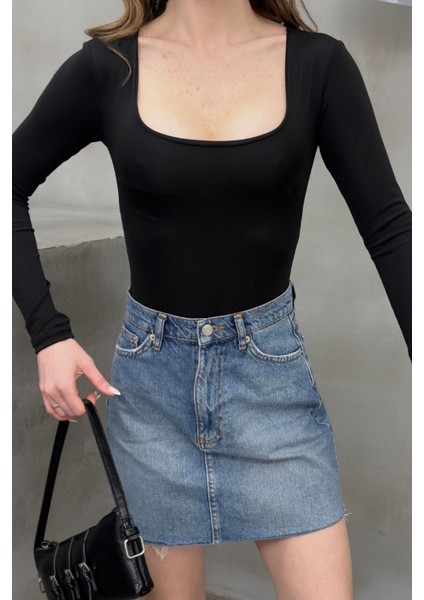 Kadın Bluz Uzun Kollu Kare Yaka Alttan Çıtçıtlı Slim Fit Body