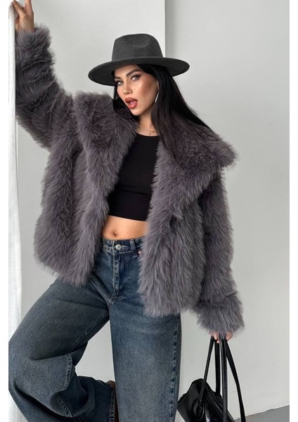 Kadın Kürk Şık Geniş Yaka Astarlı Çıtçıt Düğmeli premium kürk modelleri